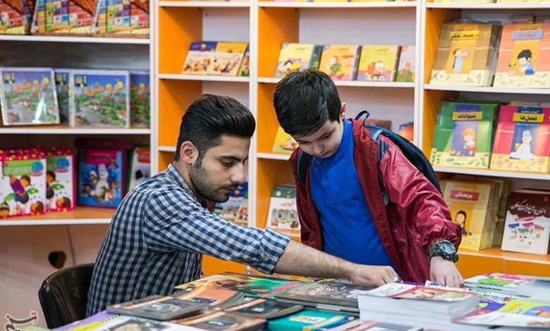 Photo of ضعف کتابهای ایرانی، نوجوانان را به سمت مطالعه آثار خارجی سوق میدهد